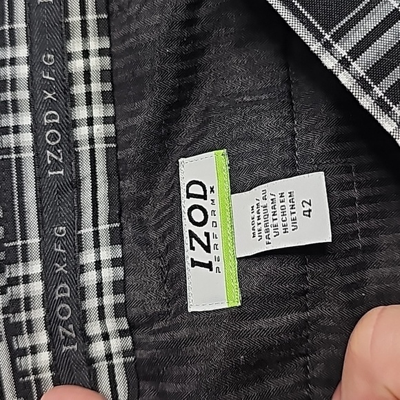 Izod perform 42" waist black and white plaid shorts - Picture 6 of 7